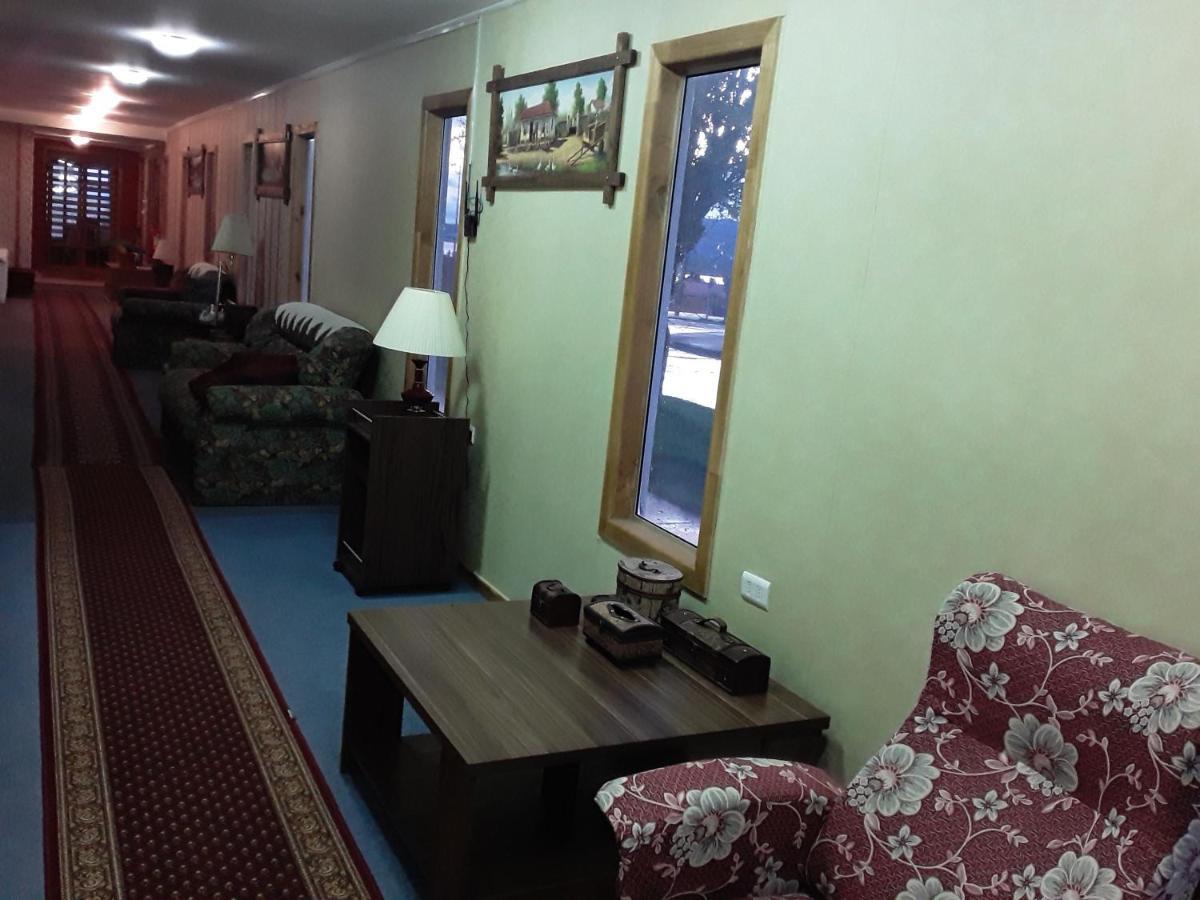 Hostal Don Pedro Puerto Natales Exterior photo